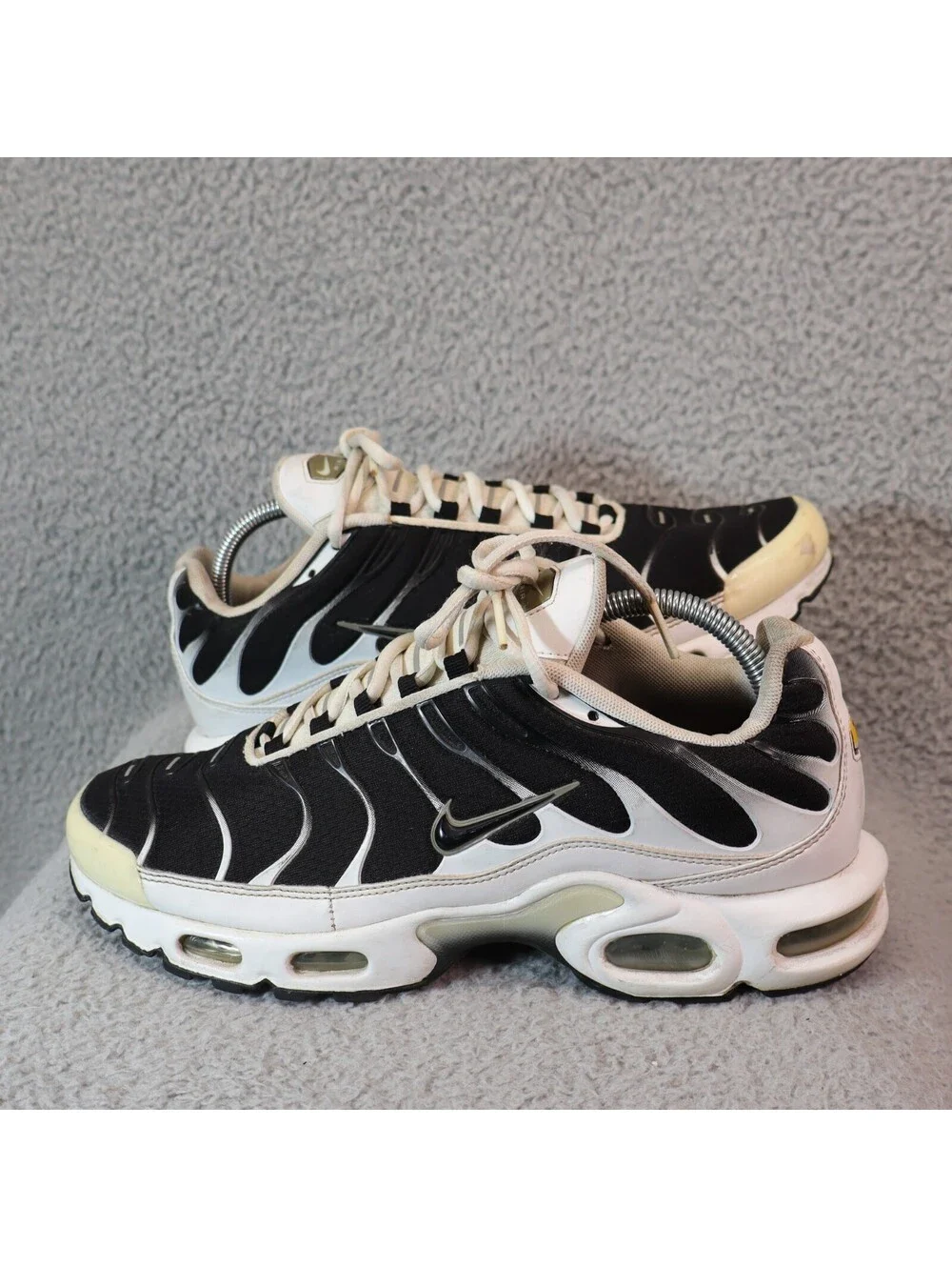 Nike Air Max Plus TN 'Black White' Men 9.5 Sneakers